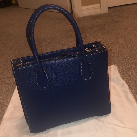Michael Kors medium purse with strap - Picture 4 of 14